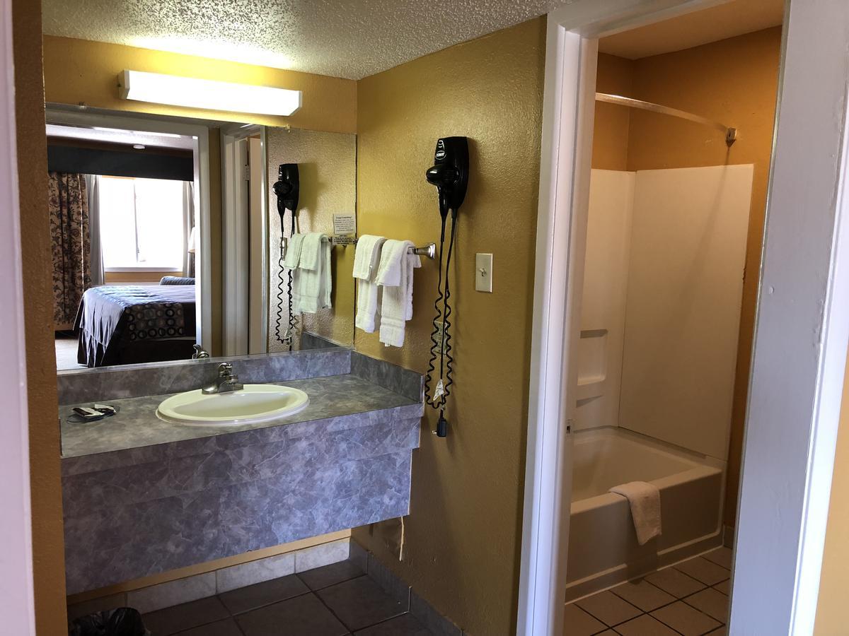Lone Star Inn Lubbock Ngoại thất bức ảnh